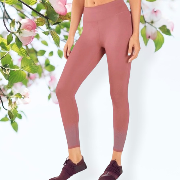 Fabletics Mid-Rise Ultracool Leggings Size Large - Picture 1 of 8